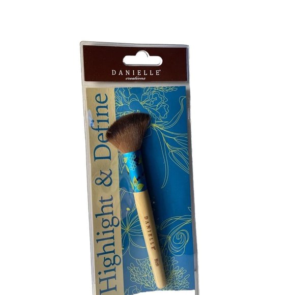 Make Up Brush New , Blush Brush - Picture 2 of 4